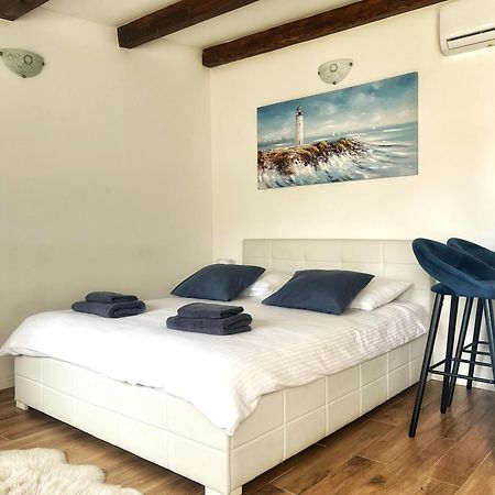 Studio Apartments Tara ซาดาร์ ภายนอก รูปภาพ
