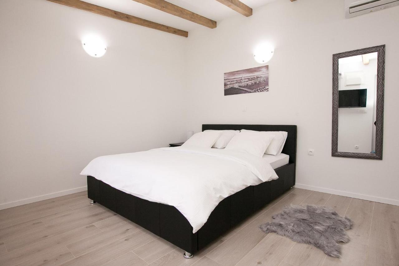 Studio Apartments Tara ซาดาร์ ภายนอก รูปภาพ