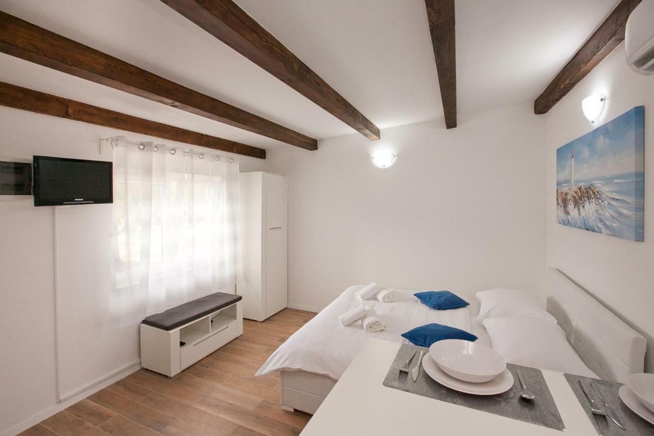 Studio Apartments Tara ซาดาร์ ภายนอก รูปภาพ