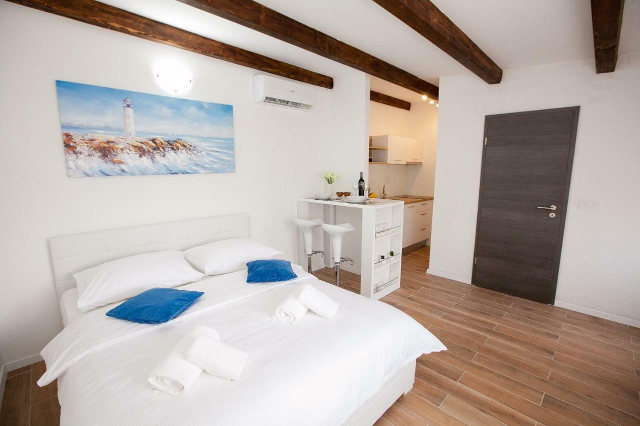 Studio Apartments Tara ซาดาร์ ภายนอก รูปภาพ