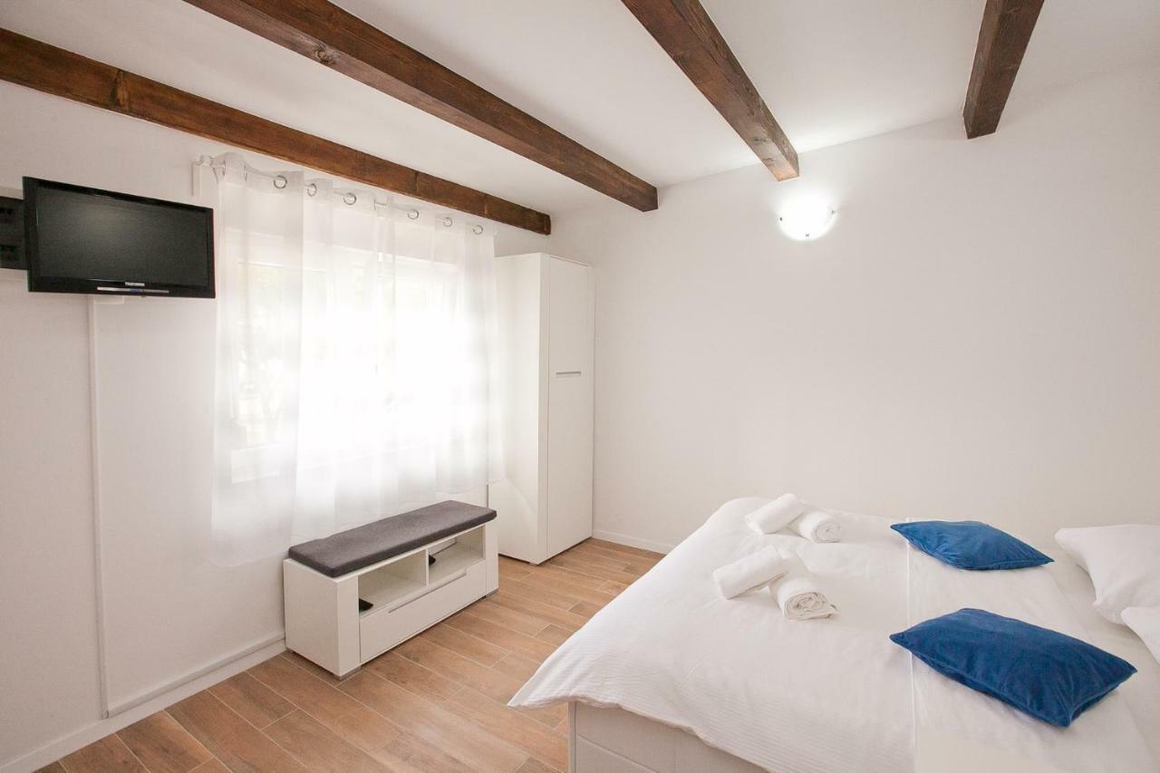 Studio Apartments Tara ซาดาร์ ภายนอก รูปภาพ