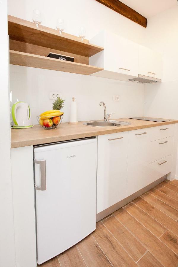 Studio Apartments Tara ซาดาร์ ภายนอก รูปภาพ