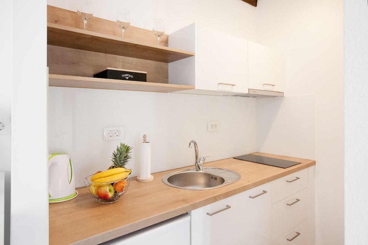 Studio Apartments Tara ซาดาร์ ภายนอก รูปภาพ